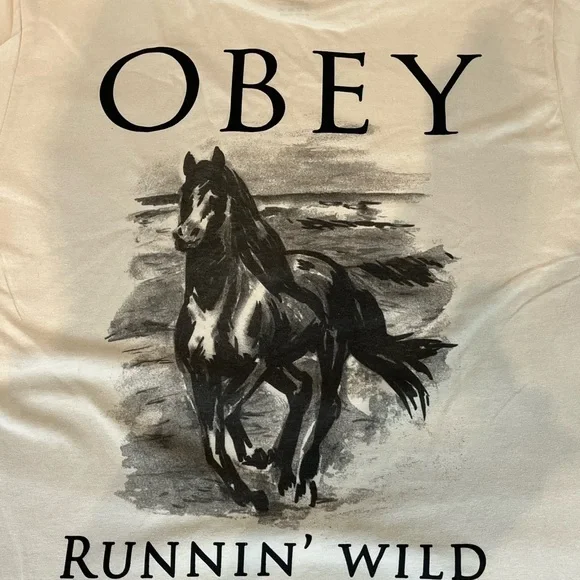 Obey Running Wild Graphic T-ShirtbMena Medium - Picture 2 of 9